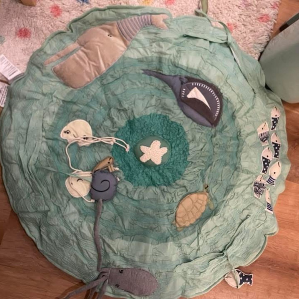 Crate & kids play mat